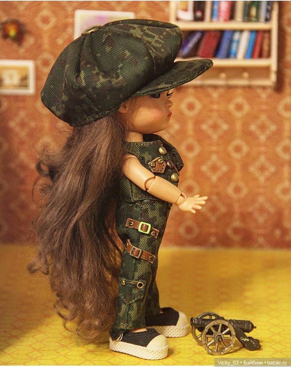 Джинсовые комбинезоны + костюм-хаки для малышек 1/8 бжд