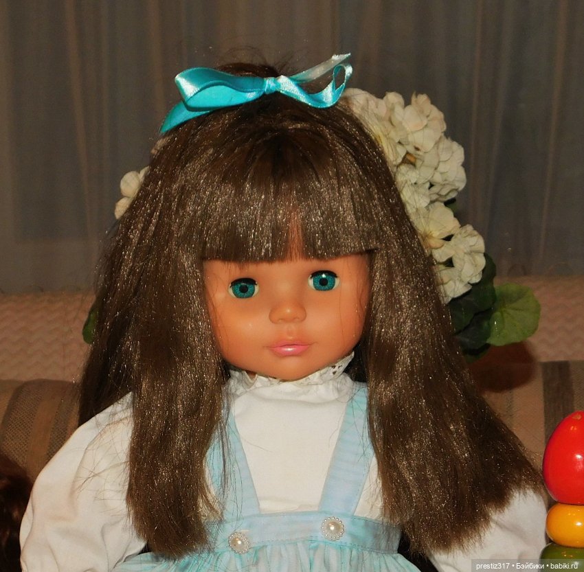 Красивая и длинноволосая, немецкая кукла Gotz