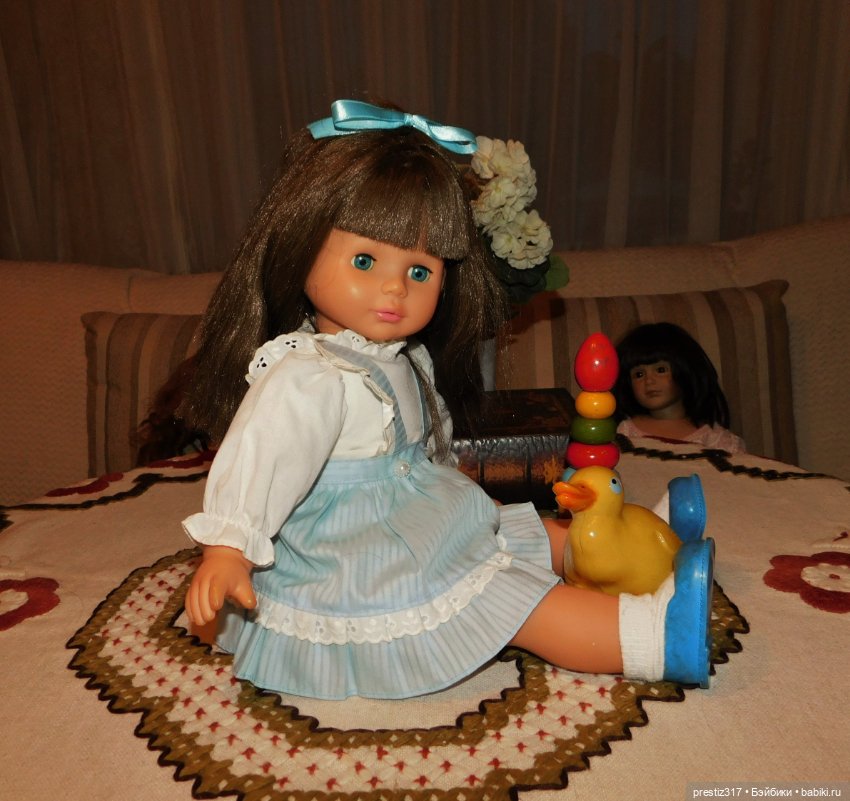 Красивая и длинноволосая, немецкая кукла Gotz