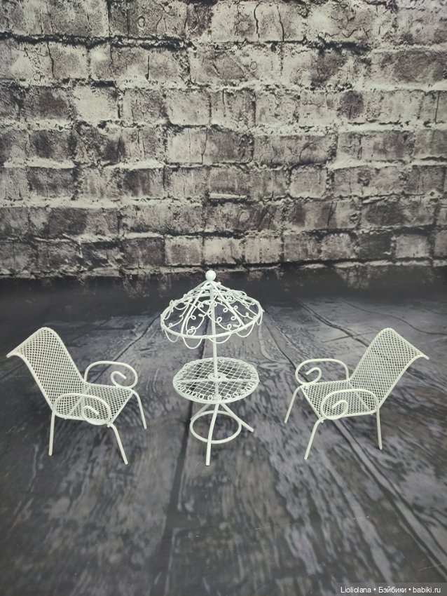 Набор кукольной мебели. Миниатюра