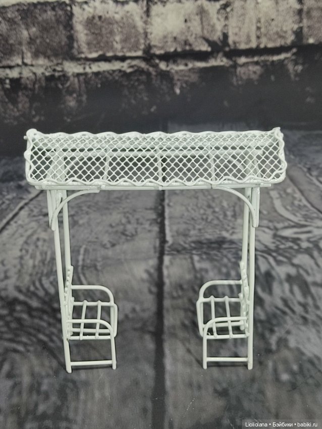 Беседка для кукол и мишек. Миниатюра