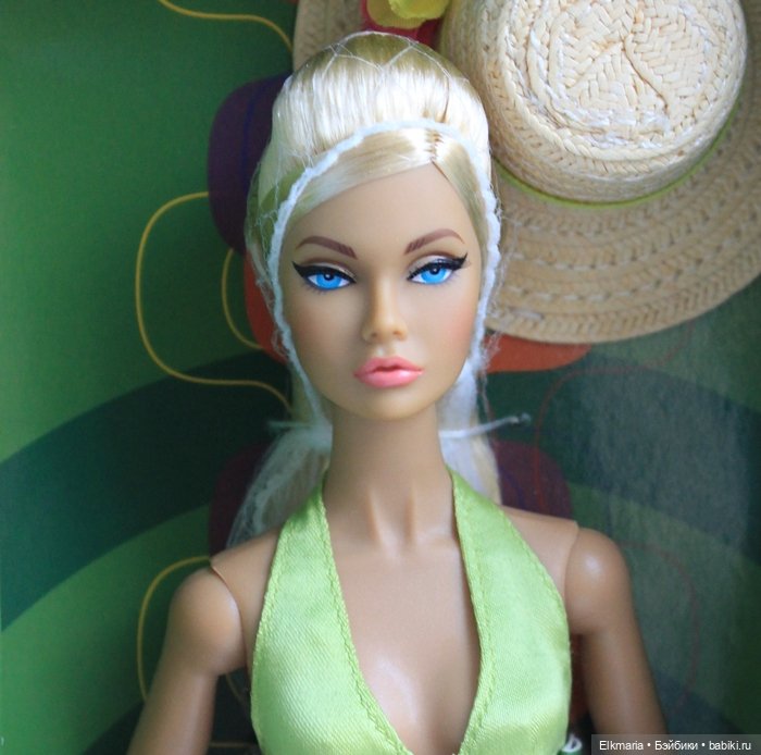 Ipanema Intrigue Poppy Parker(TM) Sixth Scale Fashion Doll