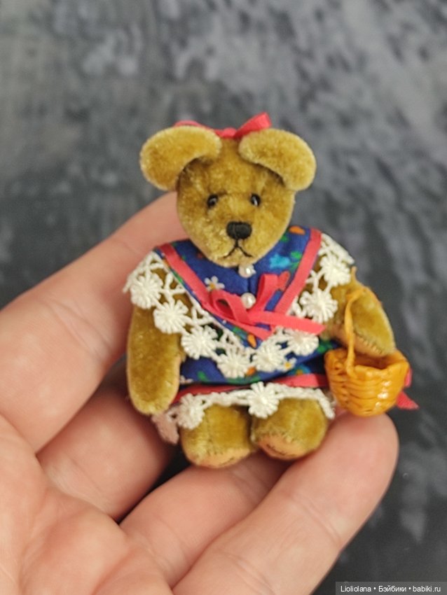 Мишка Кэти от World Of Miniature Bears. 1996 год. 7 см