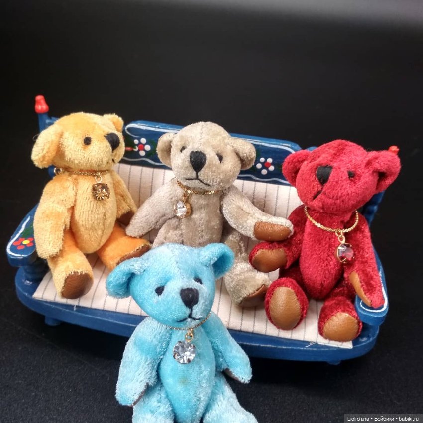 Мишка Кэти от World Of Miniature Bears. 1996 год. 7 см