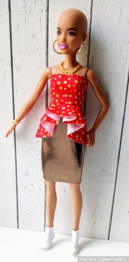 Одежда Барби Аутфит фешн пак золотое платье фэшн пак вечерний аксессуары (фото 5)