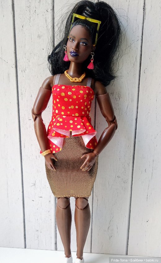 Одежда Барби Аутфит фешн пак золотое платье фэшн пак вечерний аксессуары (фото 4)