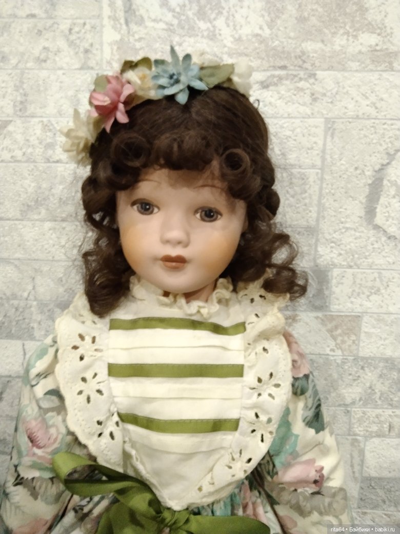 Винтажная фарфоровая кукла 1995 г (фото 2)