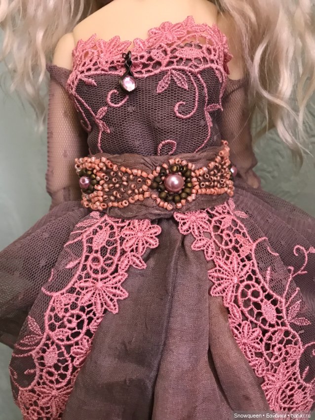 Стильные и очень красивые наряды для куколок Kaye Wiggs и похожих размеров (фото 8)