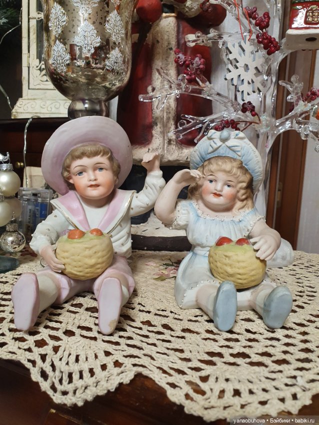 Антикварные и винтажные фарфоровые куколки-статуэтки