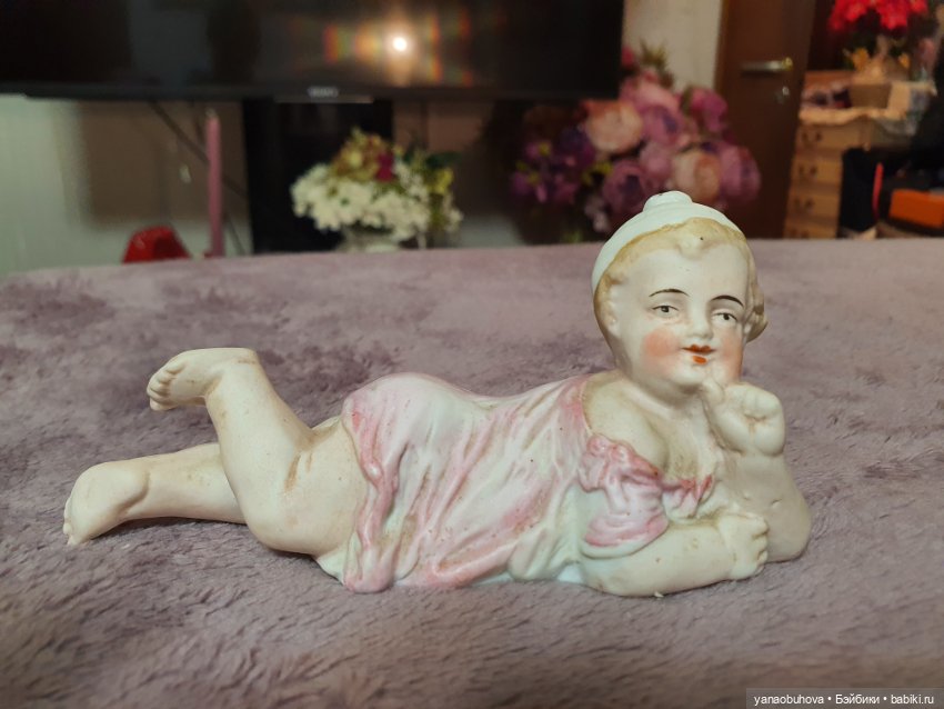 Антикварные и винтажные фарфоровые куколки-статуэтки