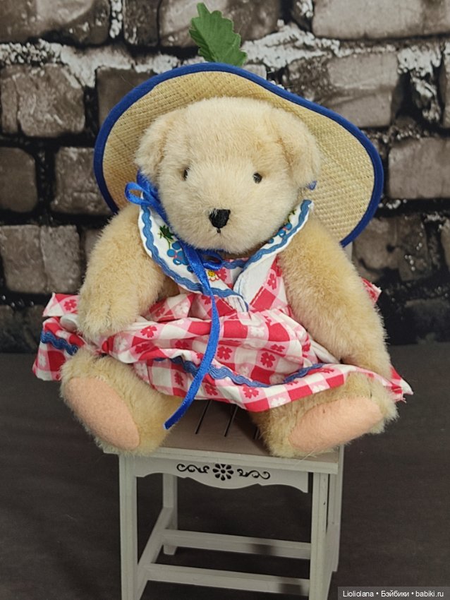 Мишка Muffy Vanderbear от North American Bears Co. Пикник. 17 см