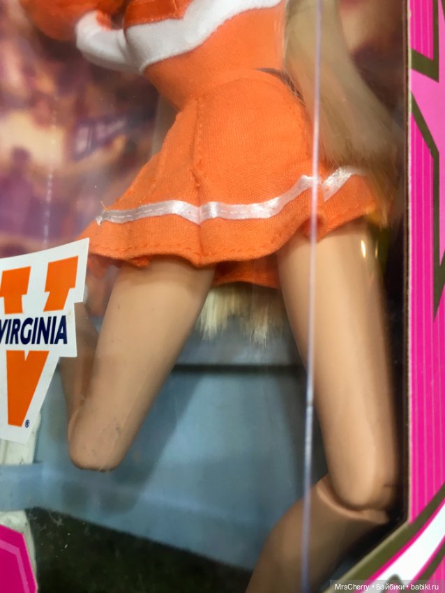 Девочка чирлидер / Virginia University Barbie Cheerleader (фото 5)