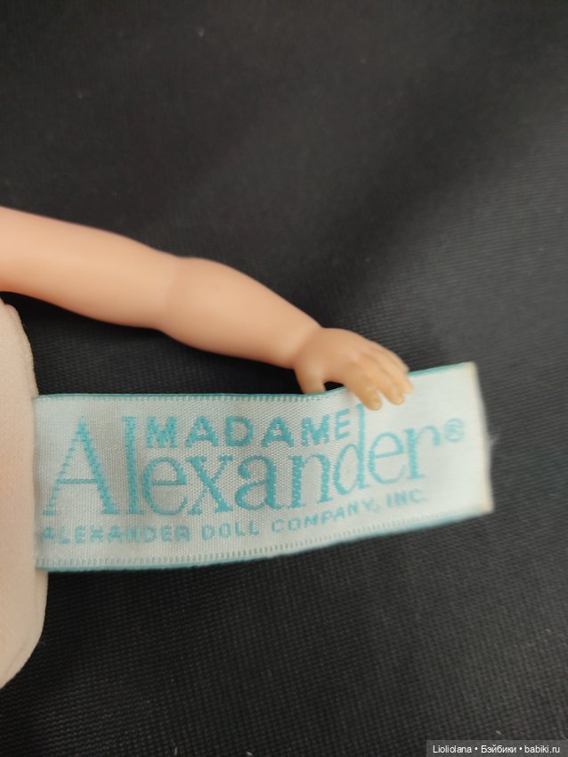 Малышка в белом от madame Alexander. 17 см. Винил (фото 10)