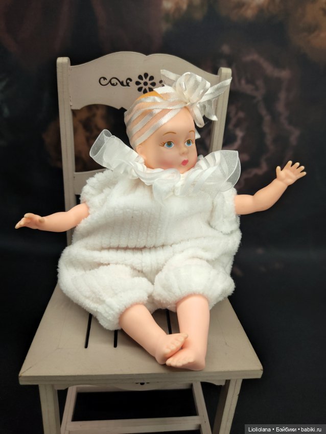 Малышка в белом от madame Alexander. 17 см. Винил (фото 2)