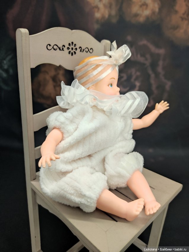 Малышка в белом от madame Alexander. 17 см. Винил (фото 4)