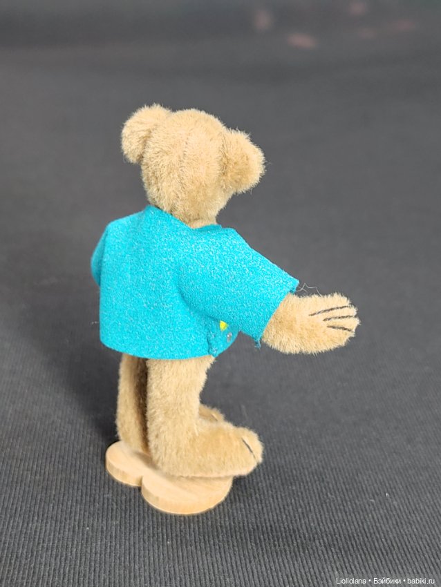 Мишка с пчелкой от World Of Miniature Bears. 7 см. Миниатюра. США (фото 5)