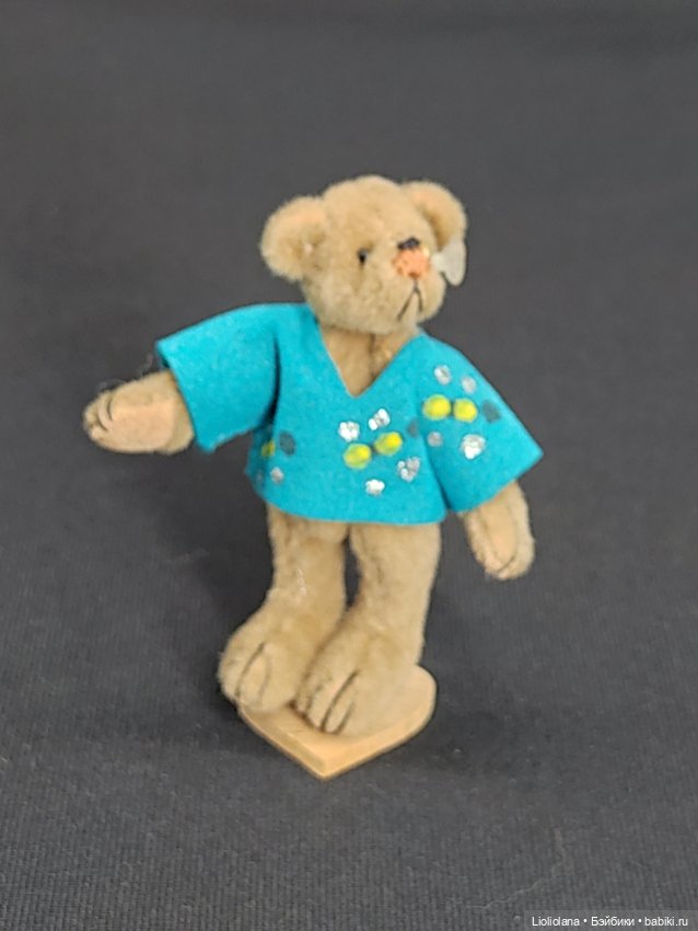 Мишка с пчелкой от World Of Miniature Bears. 7 см. Миниатюра. США