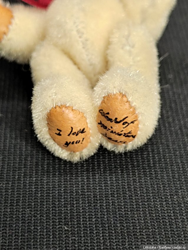 Мишка белый с красным бантом от World Of Miniature Bears. 4,5 см (фото 7)