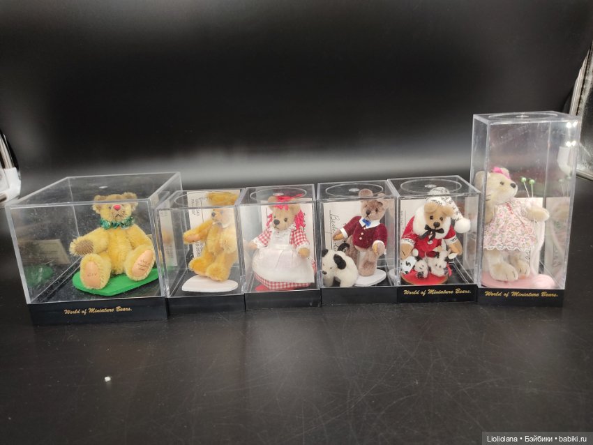 Мишка белый с красным бантом от World Of Miniature Bears. 4,5 см