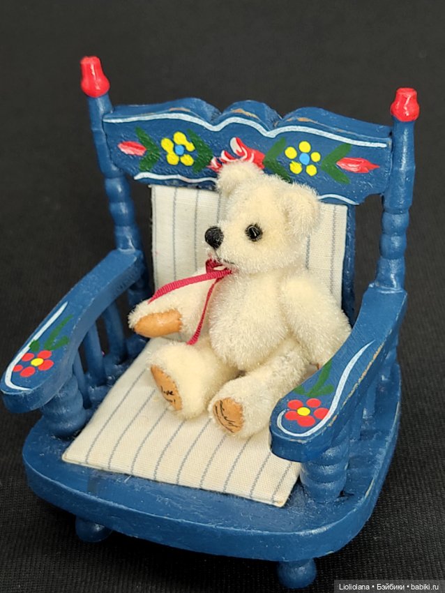 Мишка белый с красным бантом от World Of Miniature Bears. 4,5 см (фото 2)