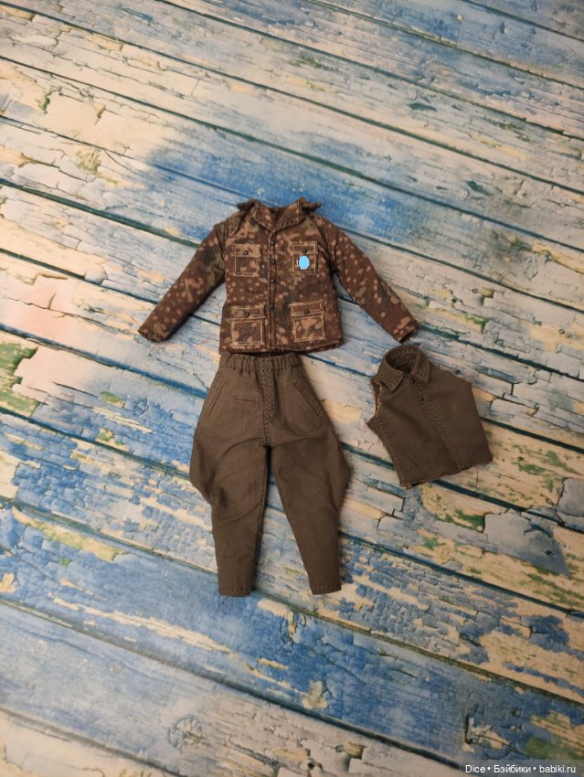 Комплект одежды для кукол 1/12