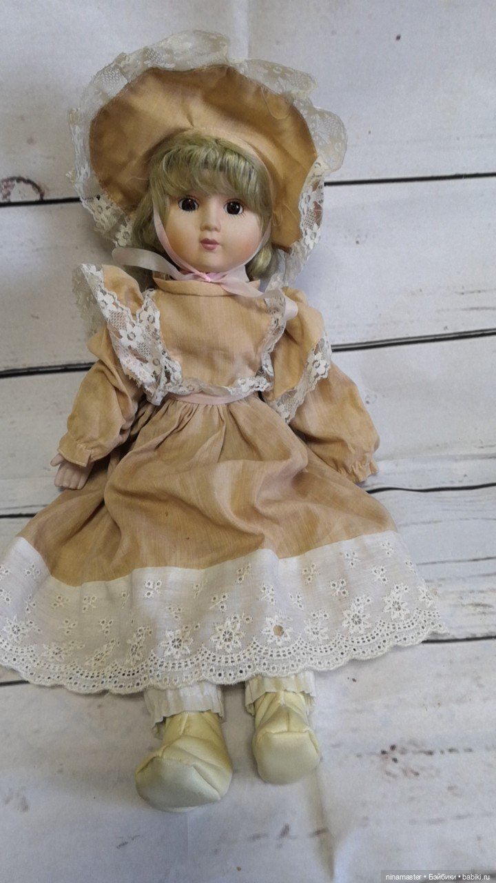 Винтажная фарфоровая куколка из Германии