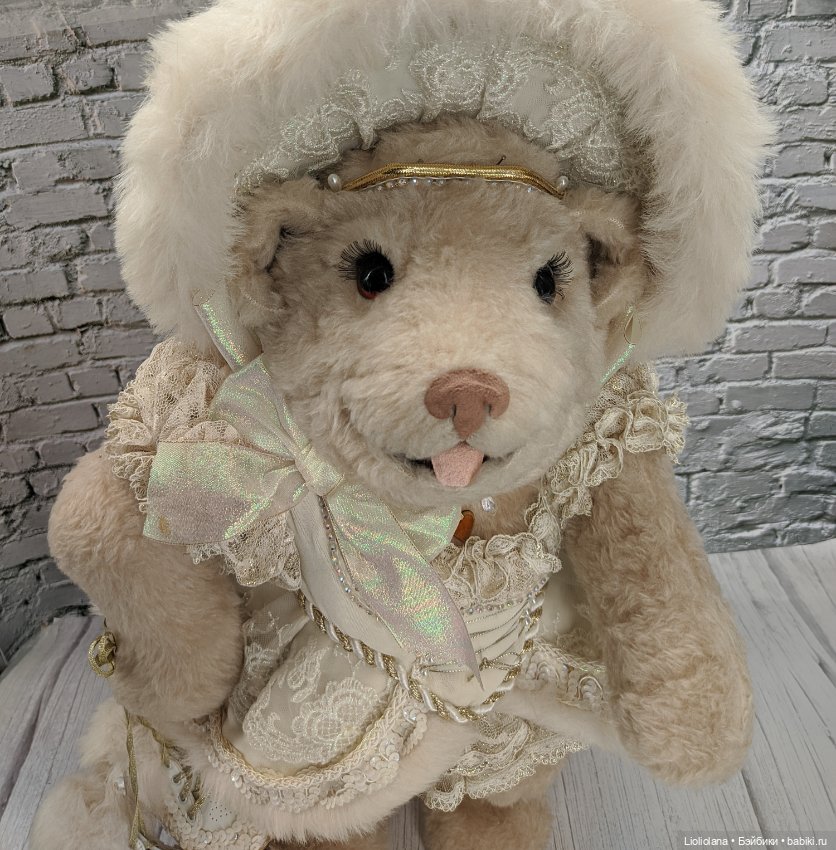 Мишка Фигуристка от Lynn West. 60 см