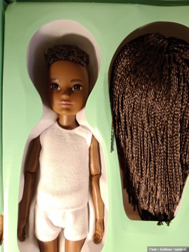 Шарнирная кукла с набором одежды #4 Сreatable world Mattel====