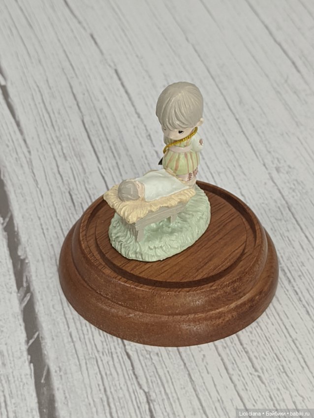 Мини статуэтка Precious Moments. 5 см. Enesco