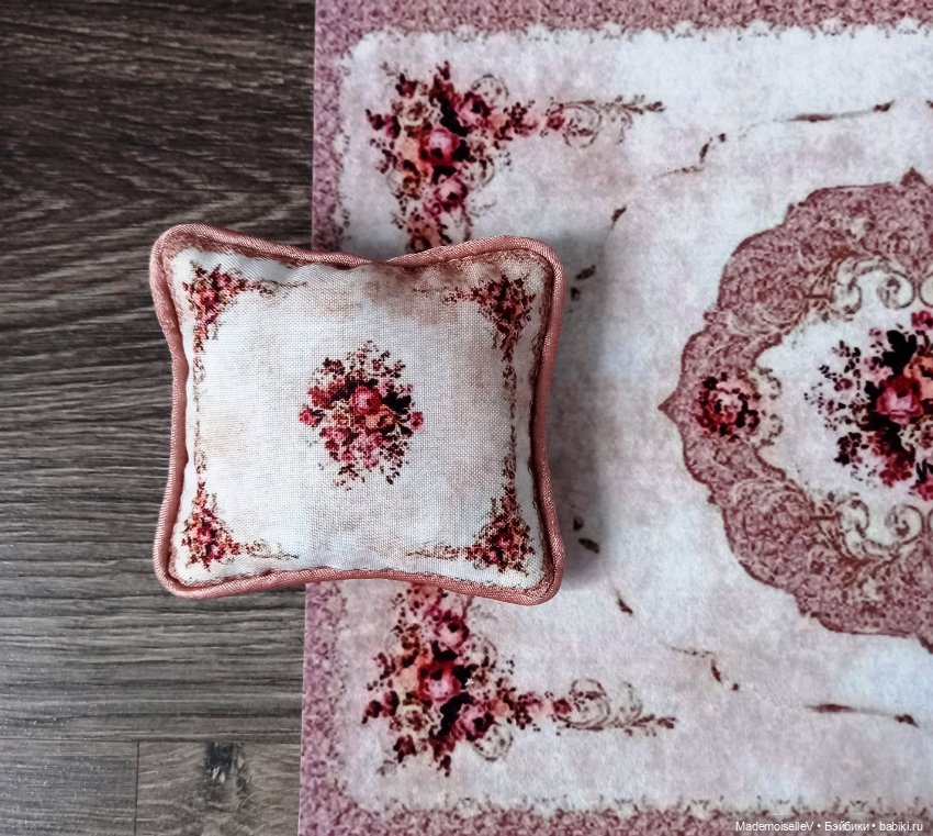 Коллекция ковров и подушек "Нежность" в бежевом цвете № 52