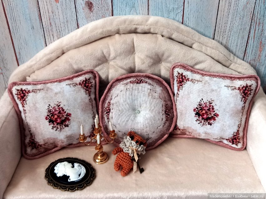 Коллекция ковров и подушек "Нежность" в бежевом цвете № 52