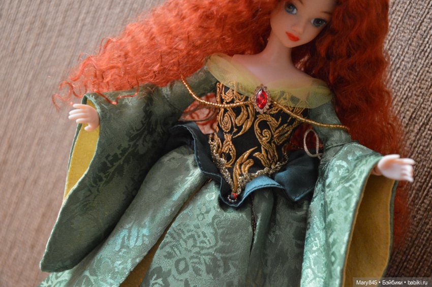 Принцесса с рыжими волосами дисней