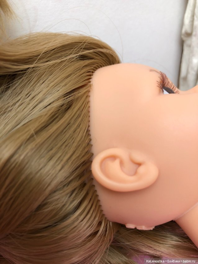 Карла полячка, блондинка с карими глазами от Паола Рейна(Paola Reinа)