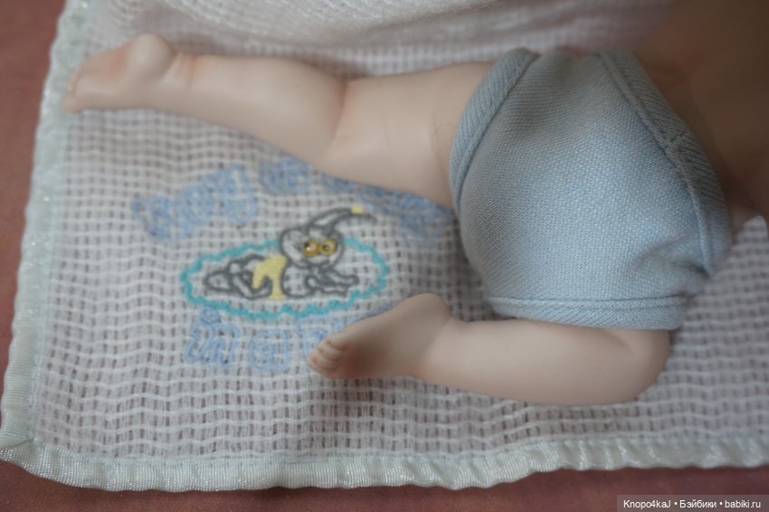 Titus Tomescu «Snug as a Bug in a Rug» — Уютный как жук в ковре мини версия (фото 5)