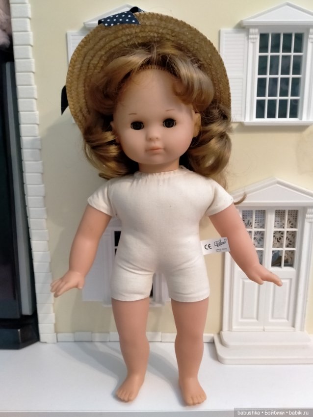 Кукла в шляпке — Игровые куклы