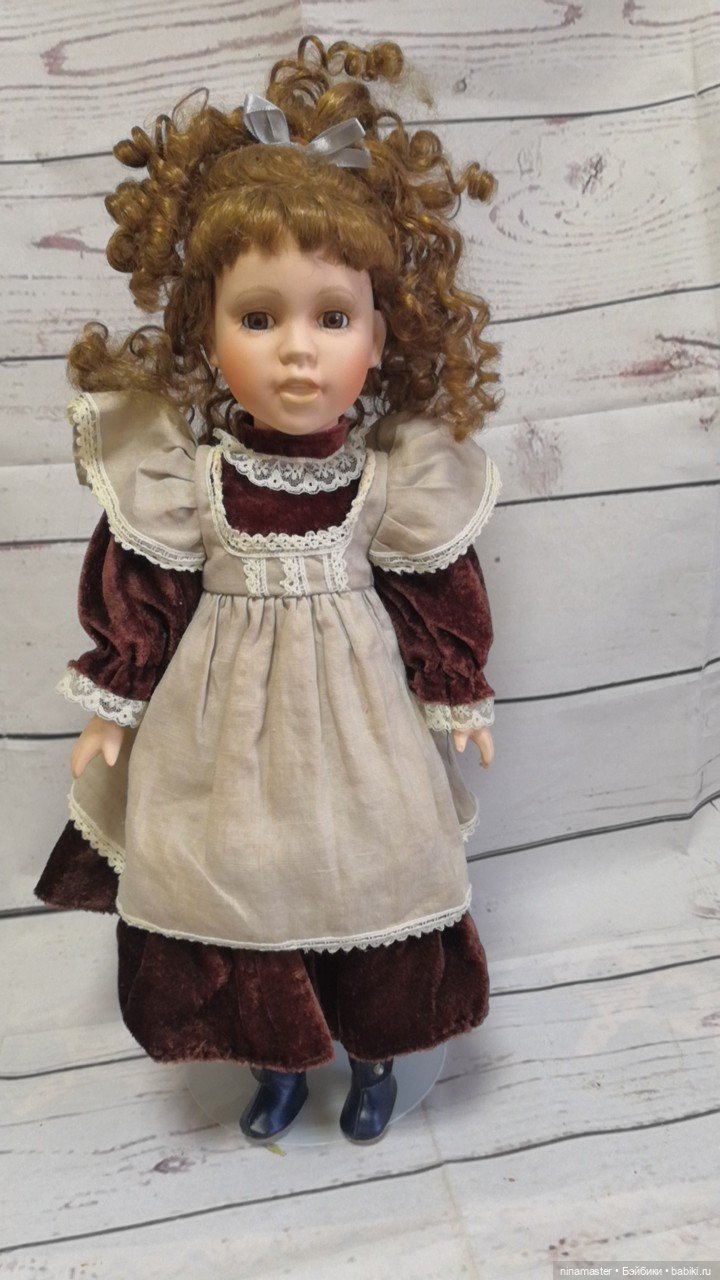 Школьница Винтажная фарфоровая куколка (фото 2)