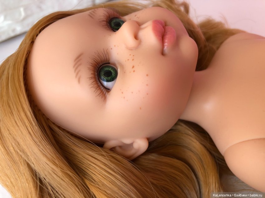 Даша полячка, с зелёными глазками, пробор прямой от Паола Рейна(Паола Рейна)