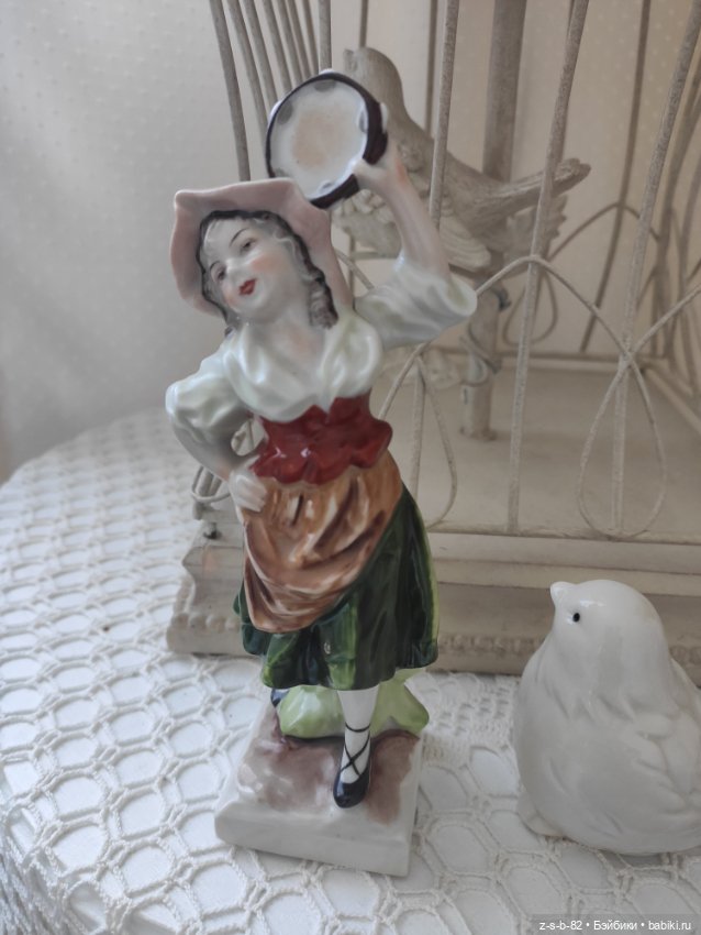 Девочка с бубном, Германия (фото 5)