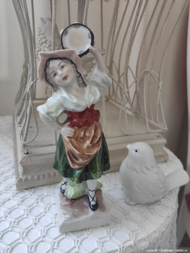 Девочка с бубном, Германия (фото 6)