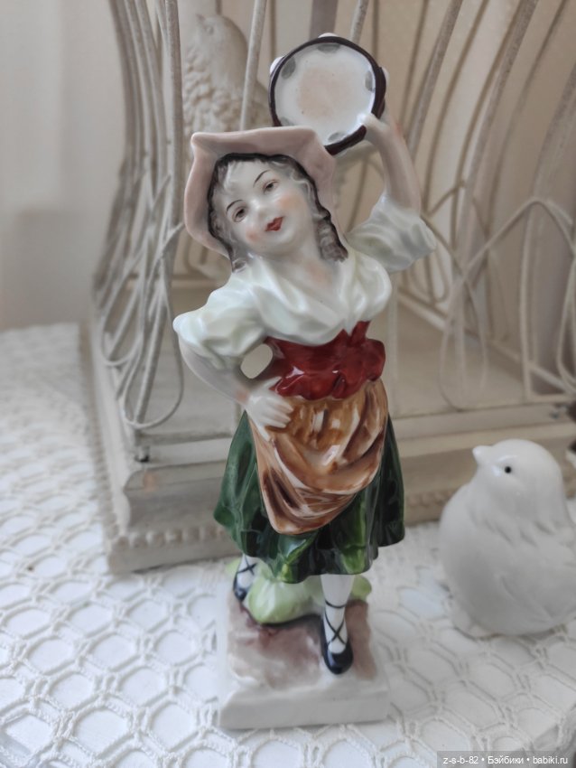 Девочка с бубном, Германия (фото 2)