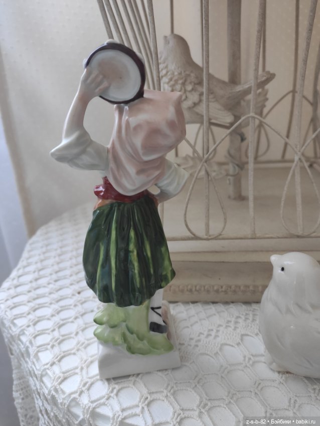 Девочка с бубном, Германия (фото 4)