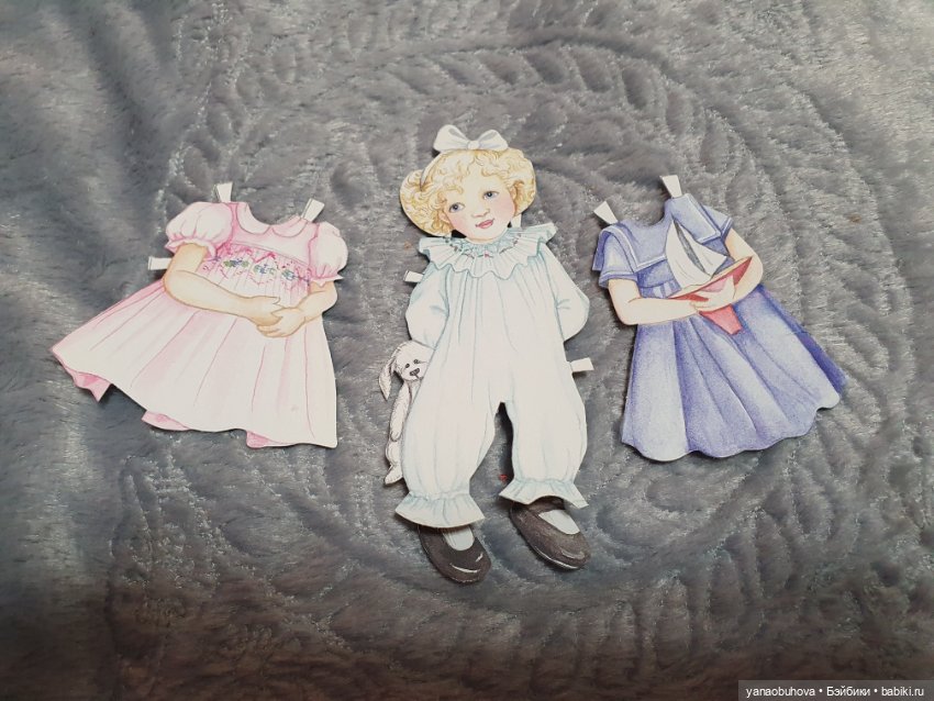 Бумажная куколка-малышка с одежой. Винтаж