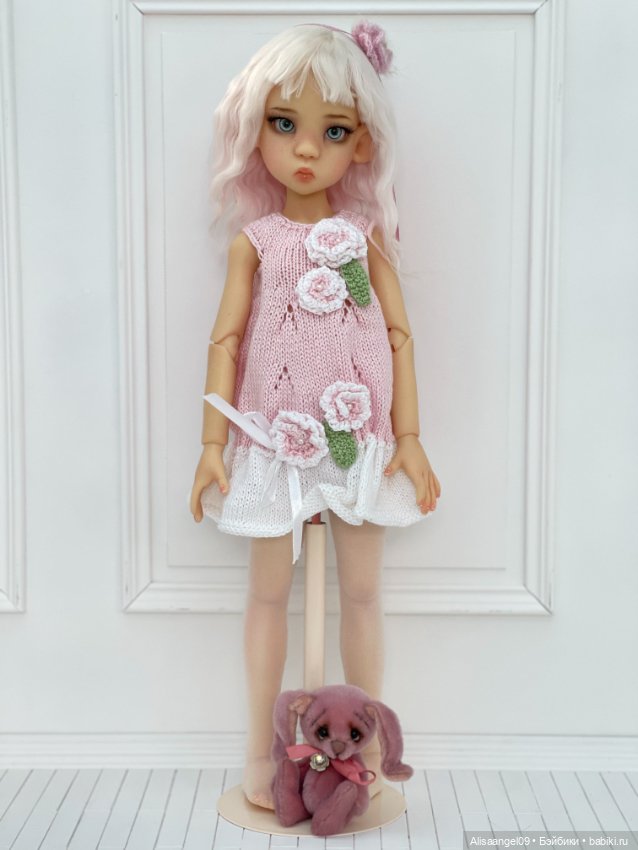 Одежда и качественный парик на куколку Кайе Виггс мсд (фото 2)