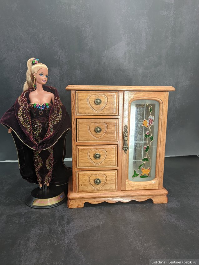 Шкаф-шкатулка деревянная. Винтаж (фото 2)