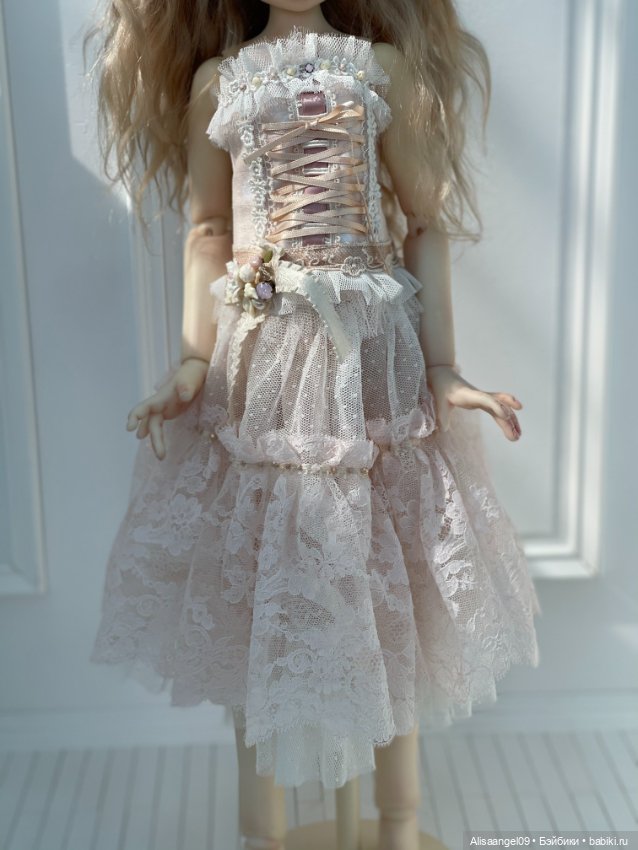 Nelly от Kaye Wiggs белая SD