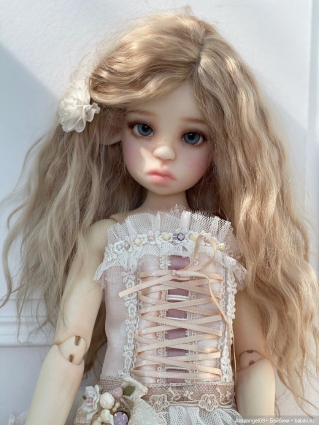 Nelly от Kaye Wiggs белая SD