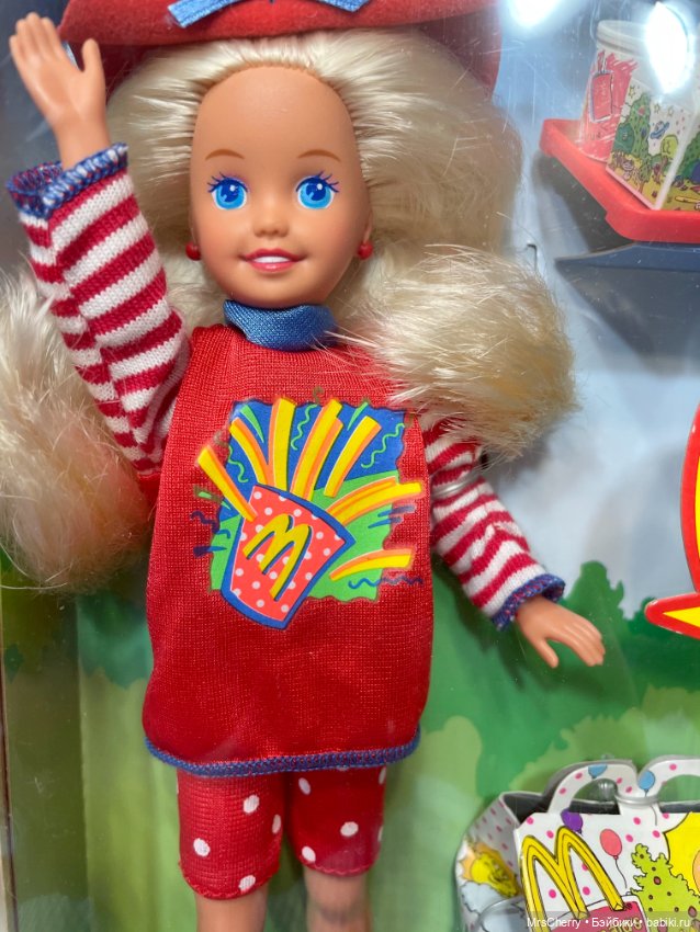 Обаятельная девочка Стейси с миниатюрами от МакДональдс / Stacie Happy meal