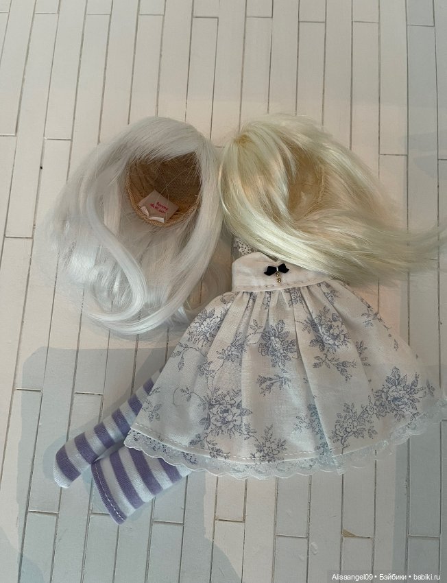 Одежда и 2 парика на куколку аппи от dustofdolls