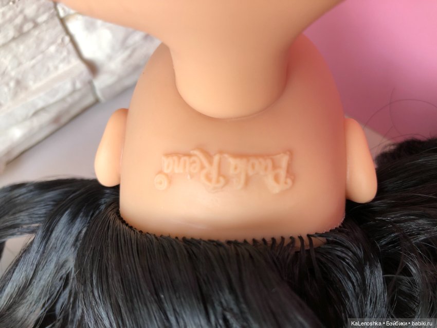 Карина полячка с прямым пробором, карими глазами и чёлкой Паола Рейна(Paola Reina), нюд