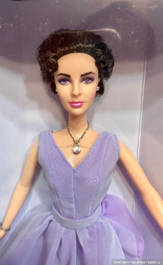 White Diamonds Elizabeth Taylor Barbie 758043